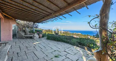 Villa 3 bedrooms with road in Arzachena, Italy