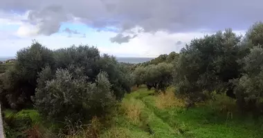 Grundstück in Stalos, Griechenland