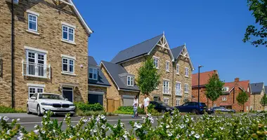 3 bedroom apartment in Fleet, United Kingdom