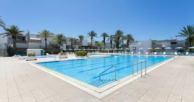 Estudio 1 habitacion con aparcamiento, con amueblado, con la piscina en Arona, España
