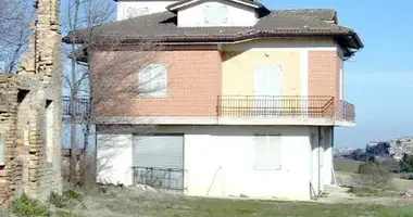 Adosado Adosado 12 habitaciones en Terni, Italia