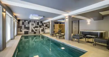 Hôtel 790 m² dans Mjesni odbor Poganka - Sveti Anton, Croatie