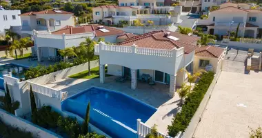 Villa 4 Zimmer mit Meerblick, mit Schwimmbad, mit Erste Küstenlinie in Peyia, Cyprus