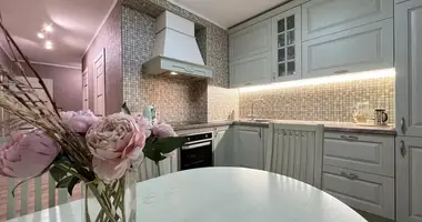 Apartamento 3 habitaciones en Minsk, Bielorrusia