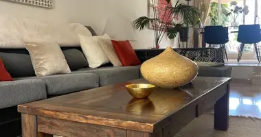 Haus 2 Schlafzimmer in Estepona, Spanien