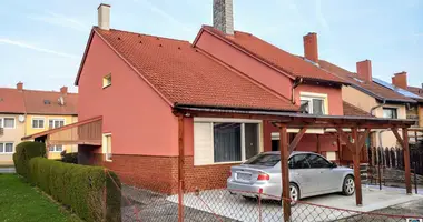 4 room house in Koeszeg, Hungary