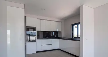 2 bedroom apartment in Quelfes, Portugal