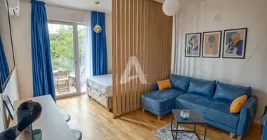 Apartamento con aparcamiento público en Becici, Montenegro