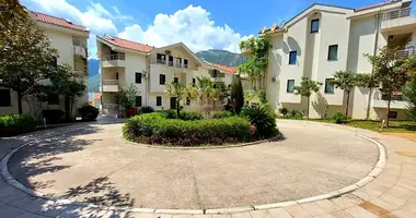 Wohnung 4 Zimmer in Risan, Montenegro