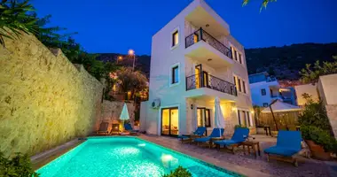 Apartamento 5 habitaciones en Kalkan, Turquía