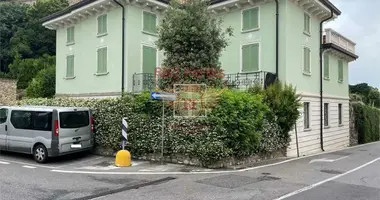 2 bedroom apartment in Desenzano del Garda, Italy