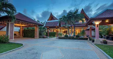 Villa  mit Möbliert, mit Klimaanlage, mit Alarmsystem in Phuket, Thailand