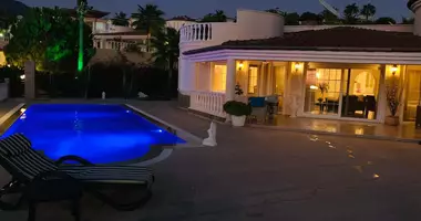 Villa 4 Zimmer mit Meerblick, mit Schwimmbad, mit Bergblick in Alanya, Türkei