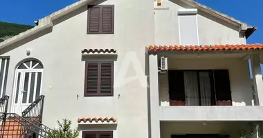 Casa 5 habitaciones en Skaljari, Montenegro