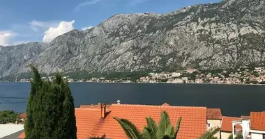 Haus 4 Schlafzimmer in Prcanj, Montenegro