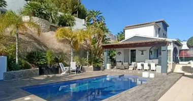 Villa 3 chambres avec parkovka parking, avec Meublesd, avec Terrasse dans Calp, Espagne