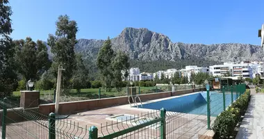 Penthouse 3 bedrooms with Balcony, with Air conditioner, with parking in Konyaalti, Turkey