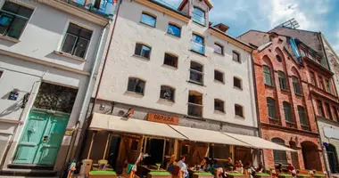 Maison des revenus 697 m² dans Riga, Lettonie