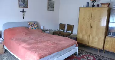 3 room house in Majs, Hungary