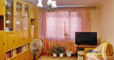 Wohnung 3 Zimmer in Tscharnautschyzy, Weißrussland