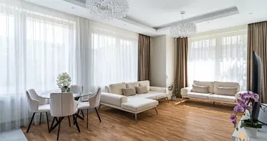 Apartamento 3 habitaciones en Minsk, Bielorrusia