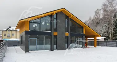 Casa 8 habitaciones en poselenie Krasnopahorskoe, Rusia