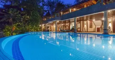 Villa 4 chambres avec Fenêtres double vitrage, avec Meublesd, avec Climatiseur dans Phuket, Thaïlande