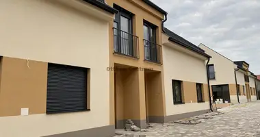 Casa 4 habitaciones en Balatonszarszo, Hungría