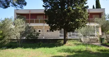 Hotel 760 m² in Bashkia Durres, Albania
