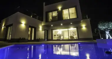 Villa  mit Terrasse, mit Badezimmer, mit Privatpool in el Baix Segura La Vega Baja del Segura, Spanien