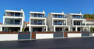 Villa 4 bedrooms in Polychrono, Greece