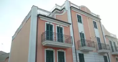 Adosado Adosado 12 habitaciones en Civitanova Marche, Italia