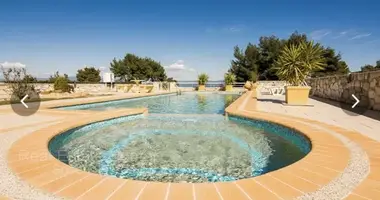 Villa  con Doble acristalamiento, con Balcón, con Amueblado en Nea Fokea, Grecia