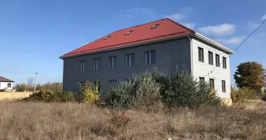 Propriété commerciale 700 m² dans Molodizhne, Ukraine