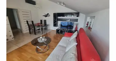 Apartamento 2 habitaciones en Kastel Novi, Croacia