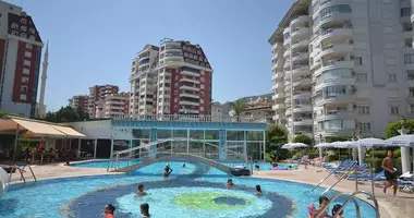 Apartamento 2 habitaciones con balcón, con airea acondicionado, con estacionamiento en Ciplakli, Turquía