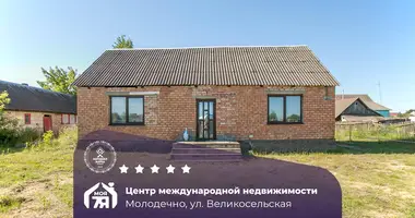 Haus in Maladsetschna, Belarus