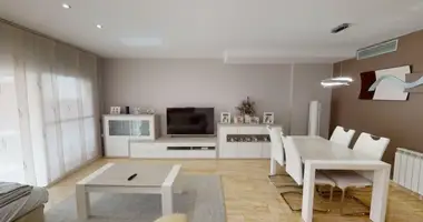 4 bedroom apartment in Castelldefels, Spain