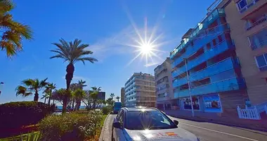 Nieruchomości komercyjne 2 łazienki z Near commercial centres restaurants and other amenities, z Less than 1 hour to Alicante airport, z Disabled Access w Torrevieja, Hiszpania