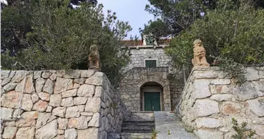 PRIVATE MANOR “VILLA BANCHETTI” IN CROATIA,  A STONE VILLA ON A PLOT OF OVER 1 HA AT THE FIRST LINE SEA FRONT WITH A DIRECT ACCESS TO THE SEA w Tisno, Chorwacja