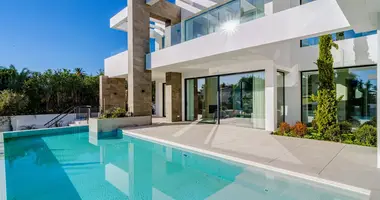 Villa 5 bedrooms in Marbella, Spain