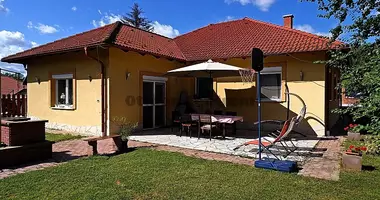 Dom 4 pokoi w Veresegyhaz, Węgry