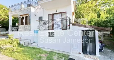 Multilevel apartments 4 bedrooms with balcony, with furniture, with air conditioning in Pefkochori, Greece