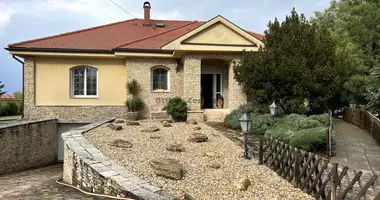 5 room house in Tura, Hungary