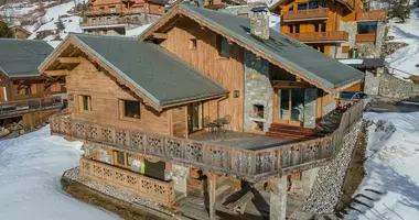 Chalet 7 bedrooms with Furniture, with Wi-Fi, with Fridge in Les Allues, France