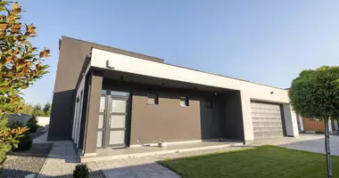 4 room house in Vecses, Hungary