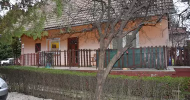 3 room house in Tarnok, Hungary