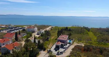 Villa 4 bedrooms in Opcina Privlaka, Croatia