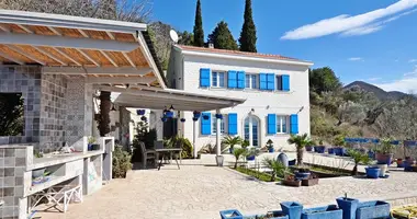 Villa 4 bedrooms with By the sea in Tivat, Montenegro