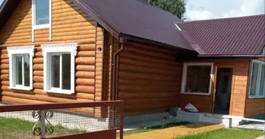 Maison dans Navapolski sielski Saviet, Biélorussie